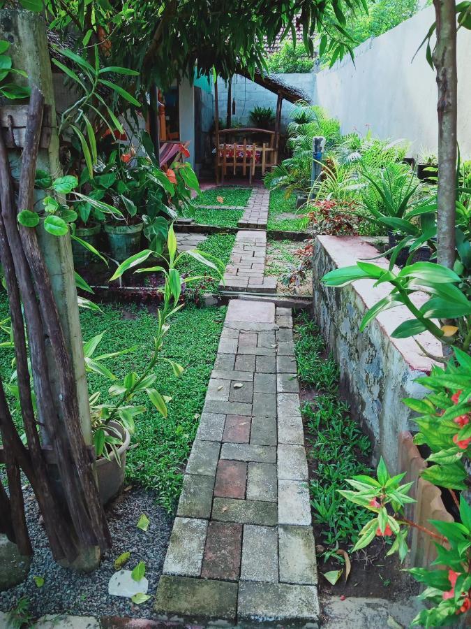 Nethmi Homestay & Restaurant Tangalle Exterior foto